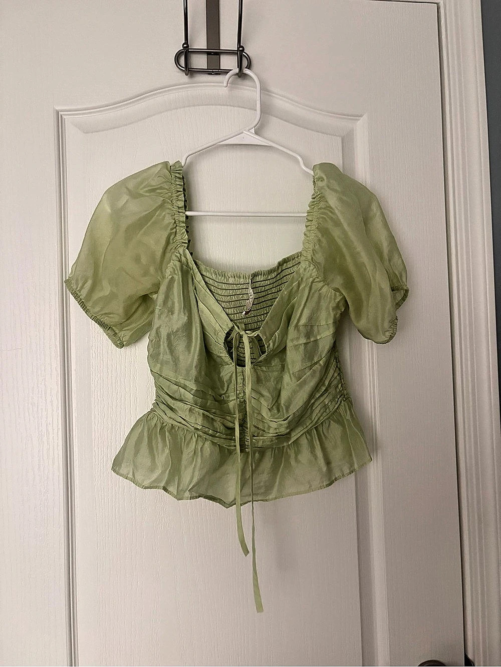 WAYF Jolie Smocked Tie Front Top Green Medium